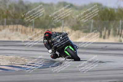 media/Dec-01-2025-Moto Forza (Mon) [[2daa91e15f]]/1-Advanced Group/Session 3 (Turn 3)/